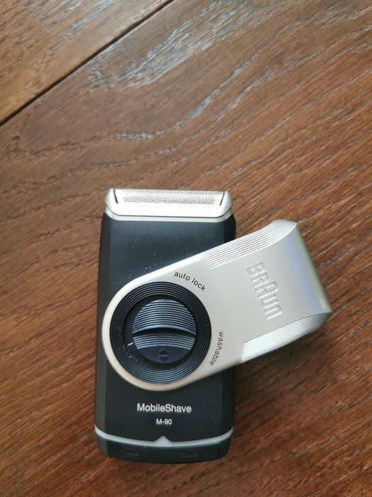 Продам електриктро бритву шейвер braun m90