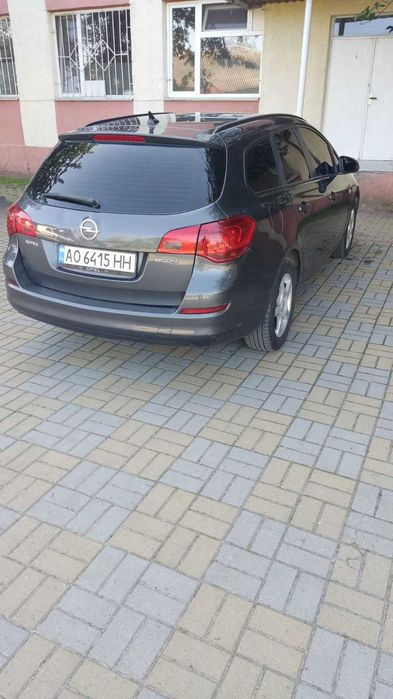 Opel Astra J 2012 року