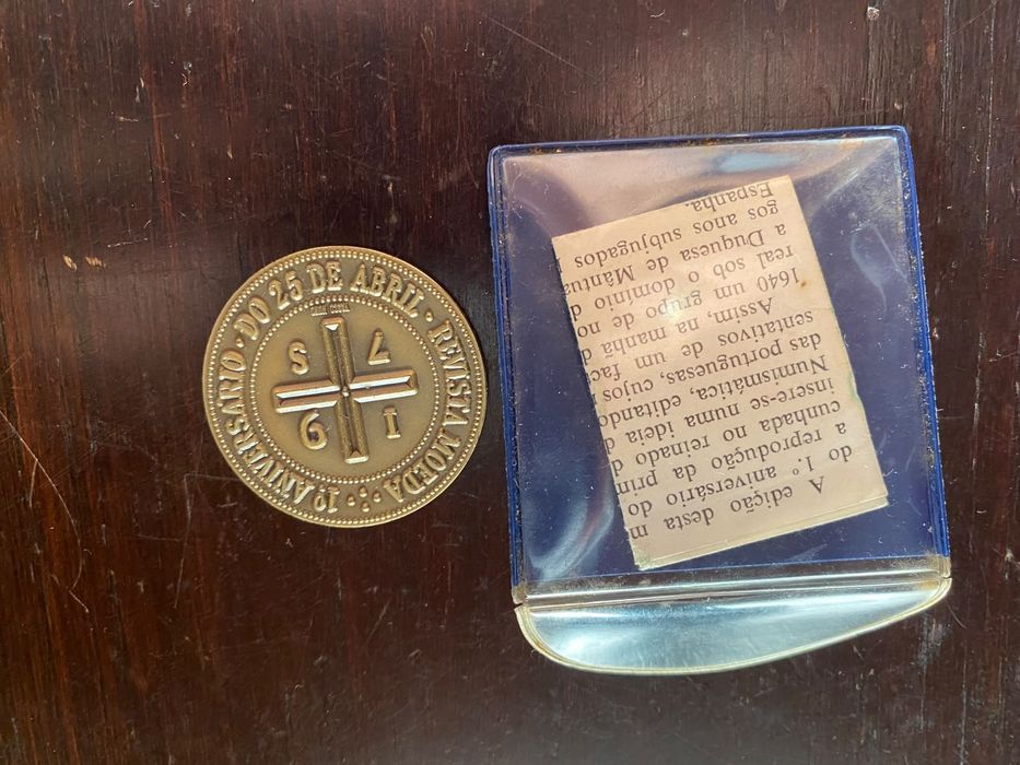 Moedas antigas - escudos e centavos | Moedas Comemorativas