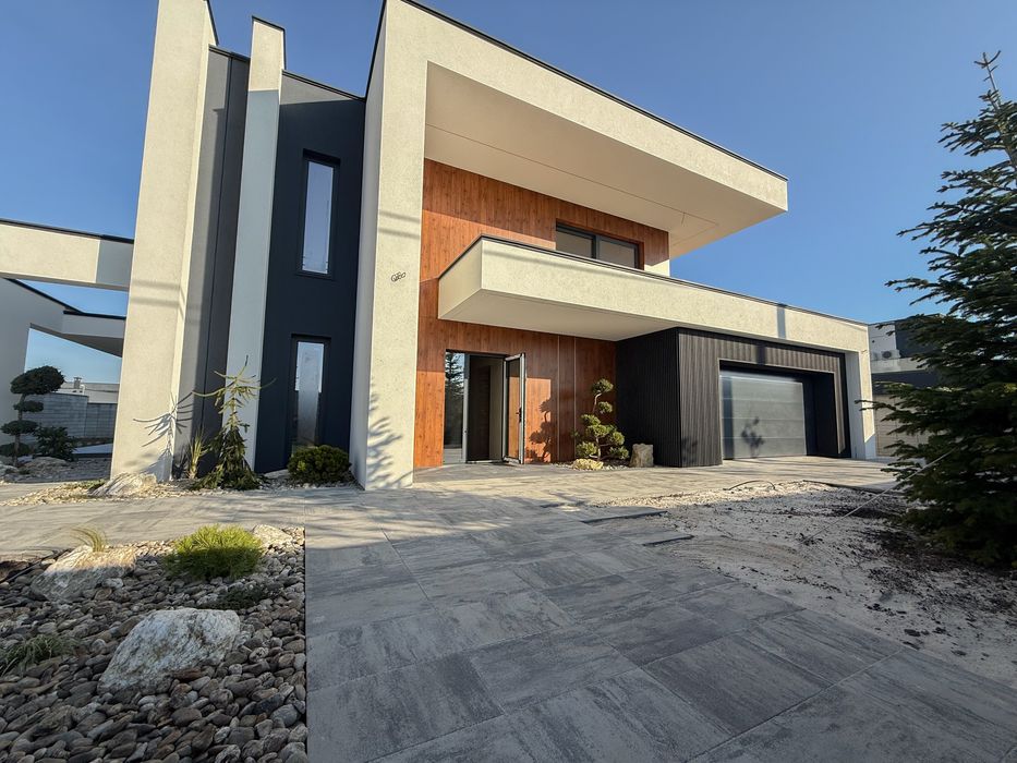 продам шикарний будинок район Щасливе