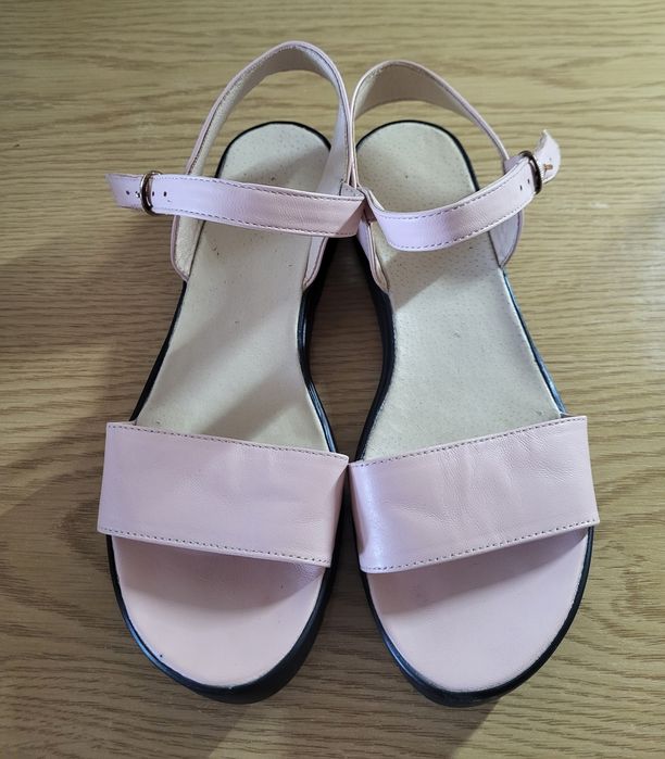 Женские кожаные босоножки