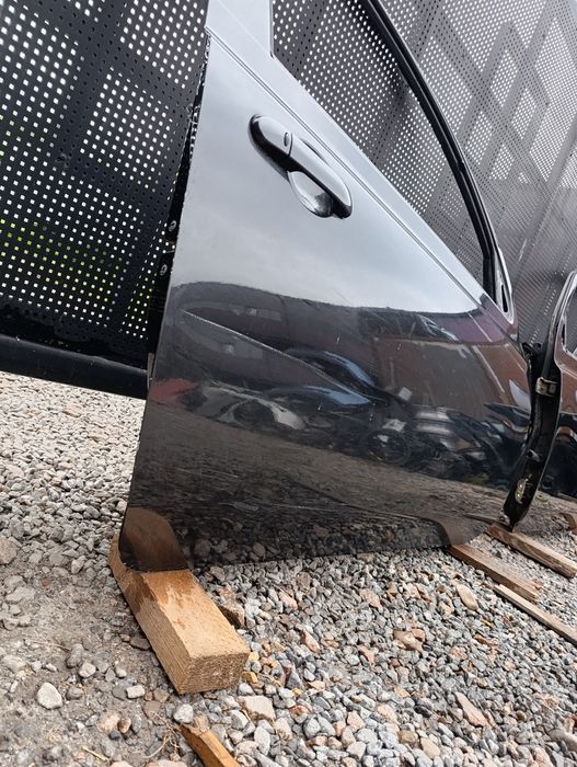 Нісан мікра 3Д двері  R L nissan mikra
