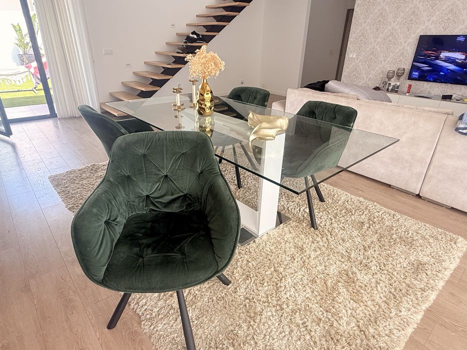 Mesa de sala + 4 cadeiras