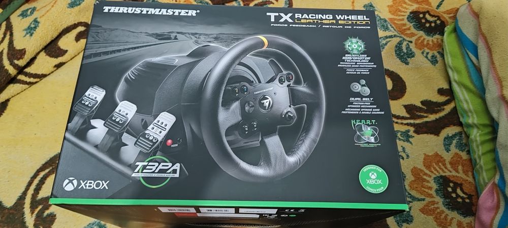 Volante thrustmaster TX Racing wheel para Xbox   ou  PC como  novo em caixa