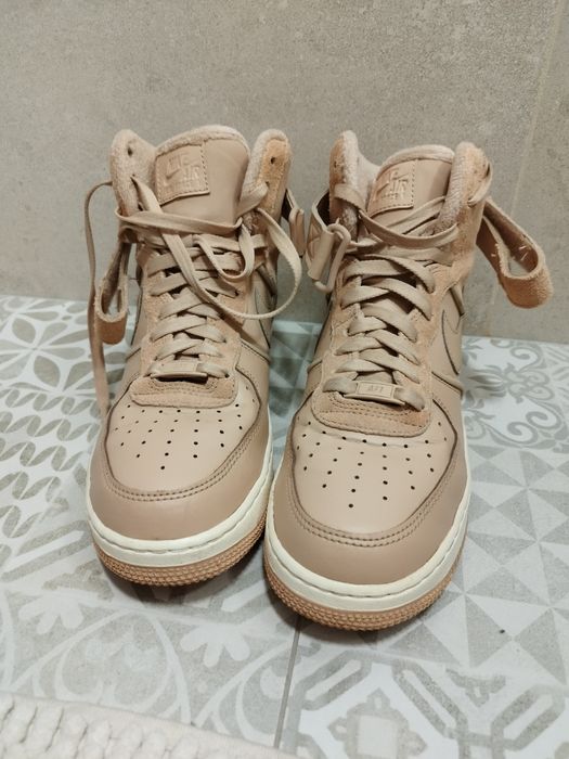 Nike air air fotce 1 za kostkę w kolorze beżowym