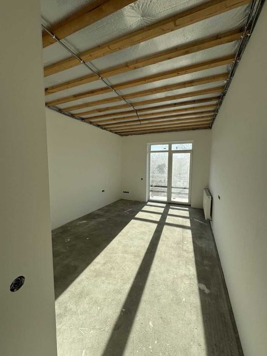 Продам особняк, р-н озера