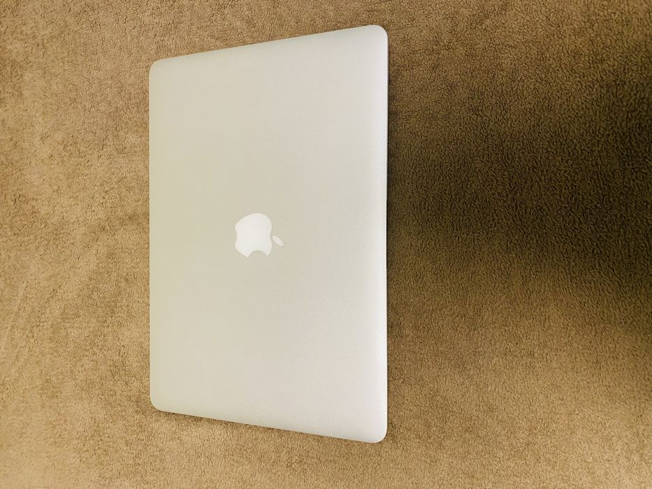 MacBook Air 13 i5 4GB SSD у ідеальному стані