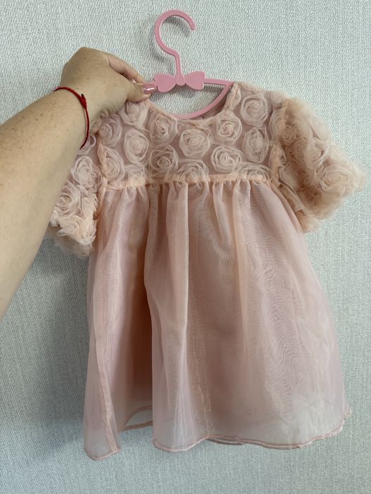 Рожева сукня з трояндочками