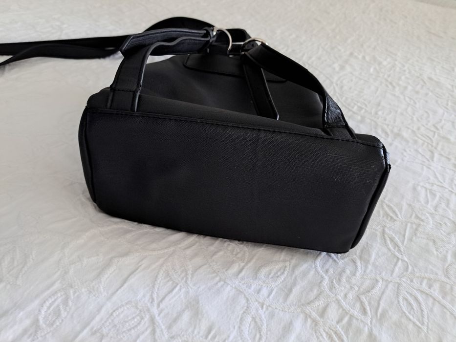 Mochila preta super linda