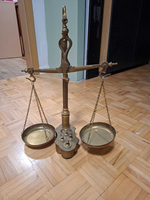 Mosiężna waga   .
