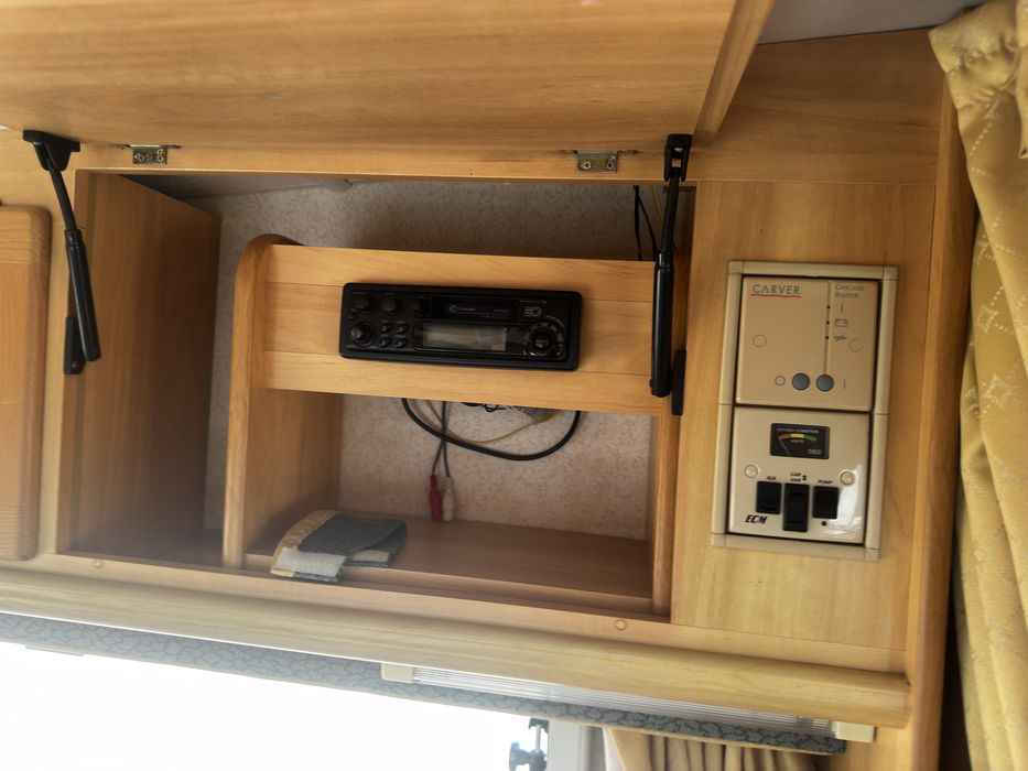 Caravana sterling bem cuidada