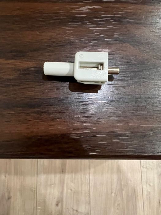 Полкодержатель более 1000 шт