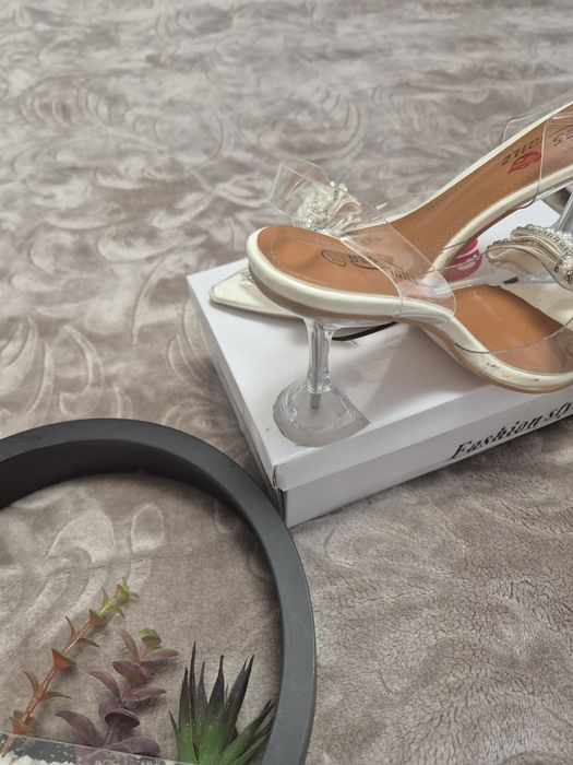 Туфлі весільні,38 р