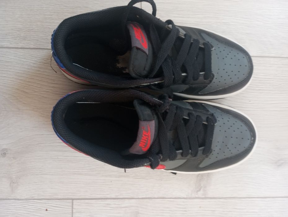 Кросівки фірми nike