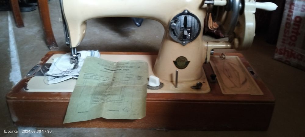 Продам швейную машинку ПМЗ 2М-1, в хорошем состоянии.
