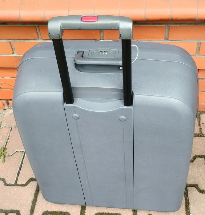 Super walizka podróżna w super stanie