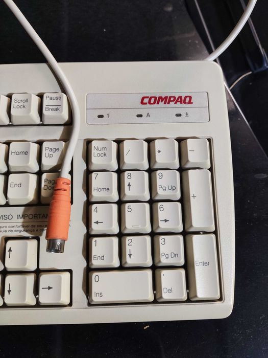 Teclado Compaq Vintage Original Layout Português PS/2