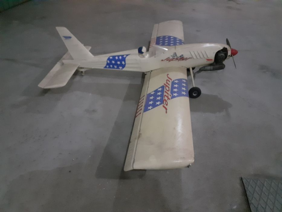 Avião Júpiter para aeromodelismo