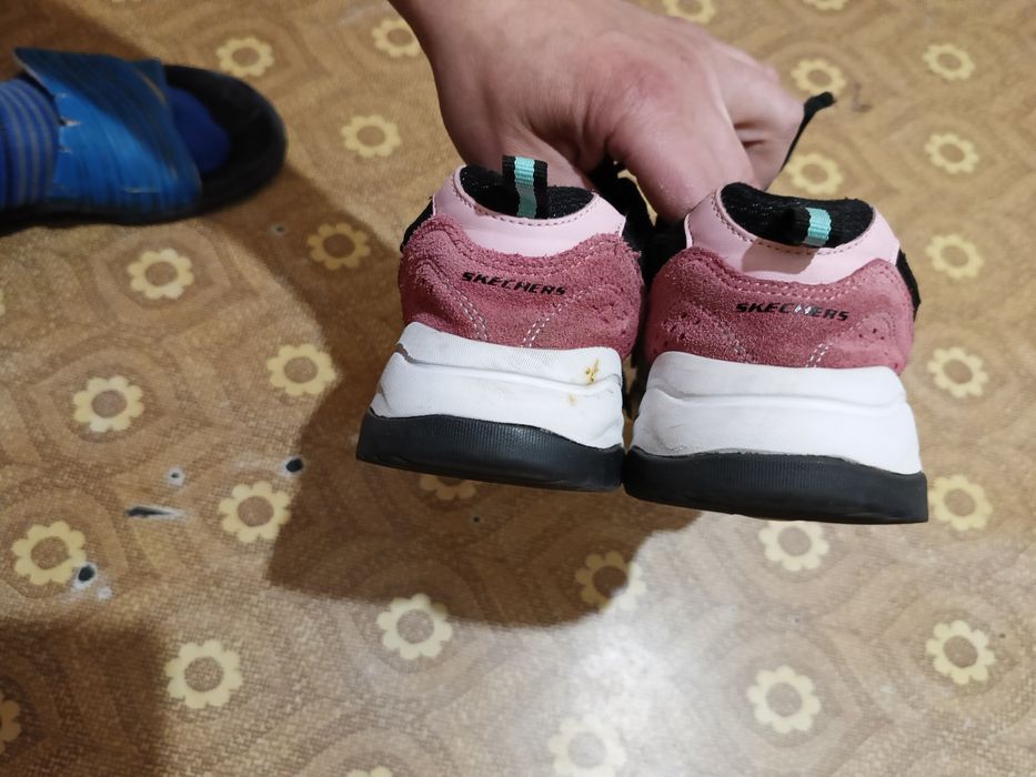 Женские кроссовки Skechers