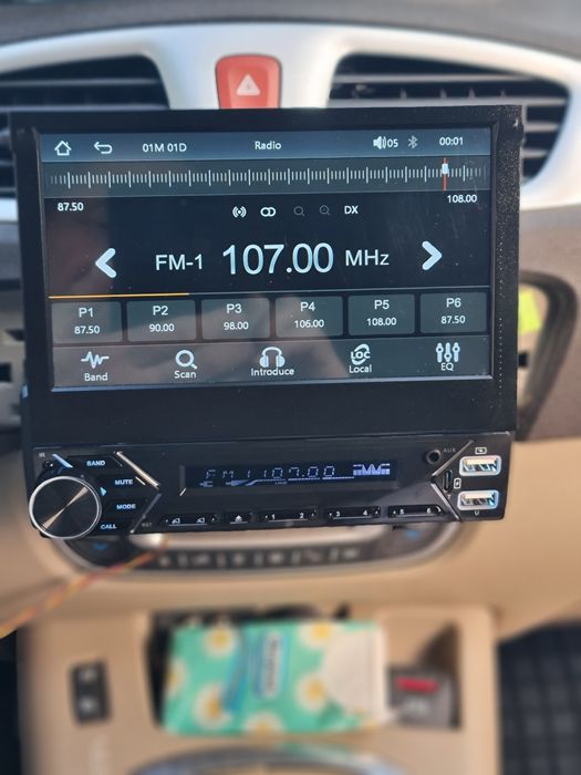 Radio samochodowe z 7 calowym wyświetlaczem