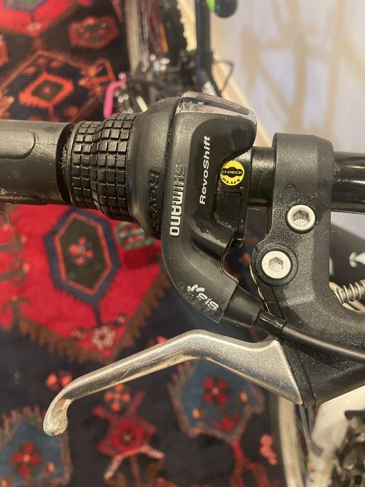 Bicicleta btwin roda 24, mudanças Shimano, em muito bom estado