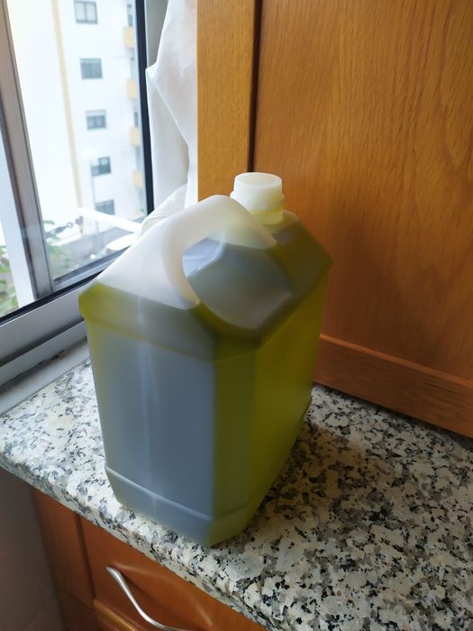 Vende se azeite ( novo ) da zona da beira baixa