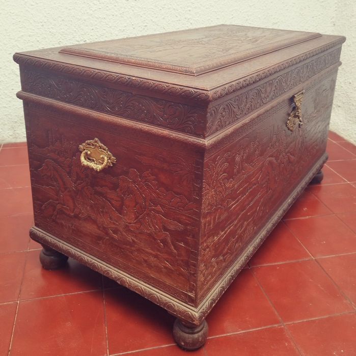 Arca antiga Baú em madeira
