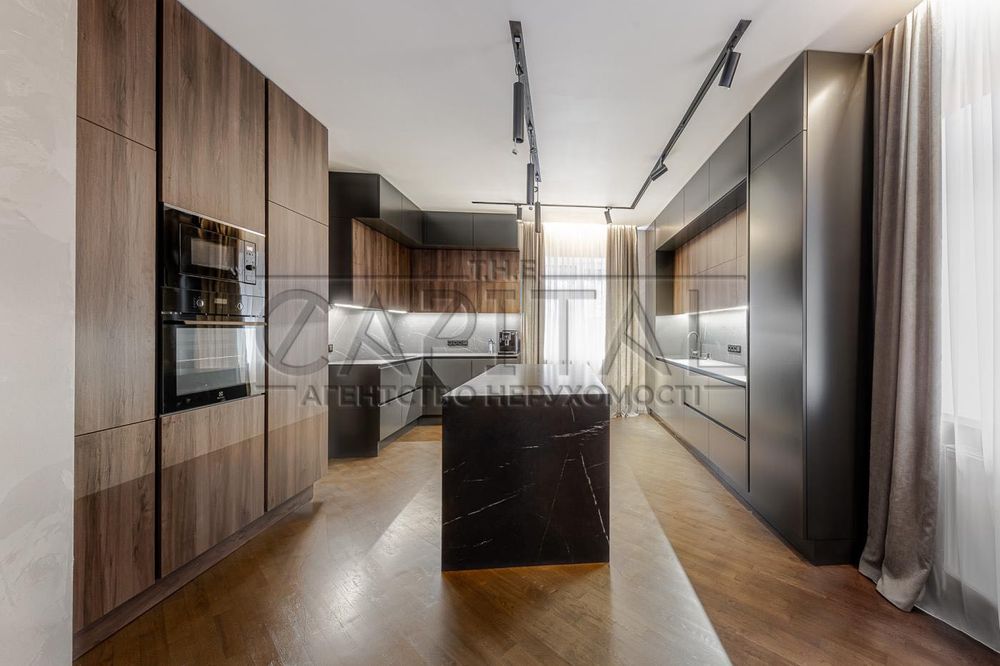 Оренда будинку 476 м² з басейном у сосновому лісі, Козин