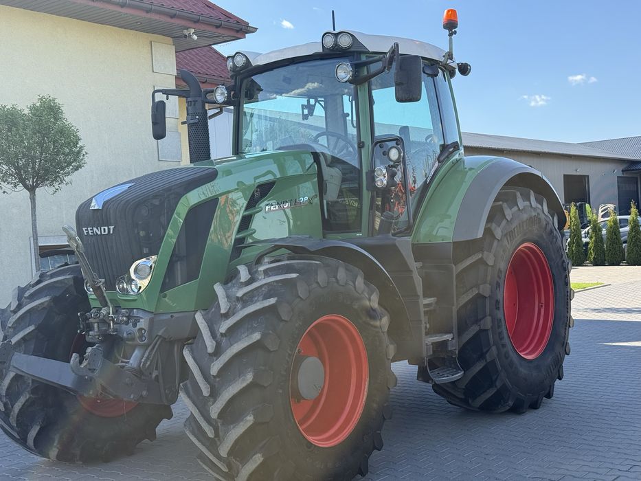 Fendt 828 Vario SCR Profi Plus RTK