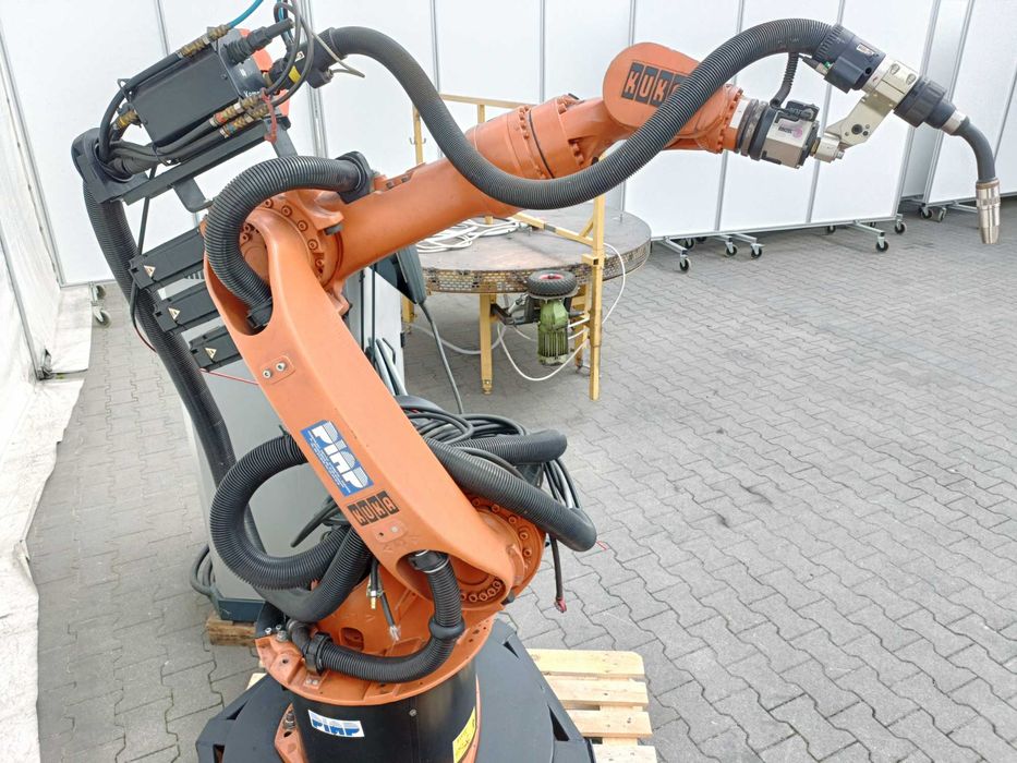 Stanowisko spawalnicze PIAP robot KUKA spawarka KEMPPI