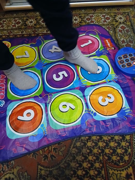 Игра "Мистер-твистер"