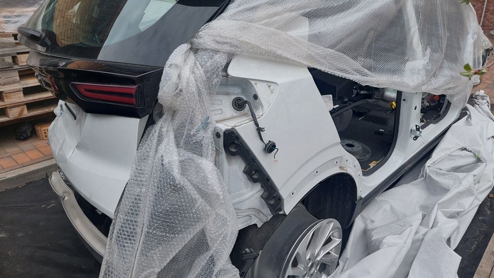 Chevrolet bolt euv 23