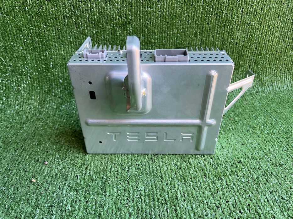 Усилитель аудио Telsa model 3 1079748-00-F