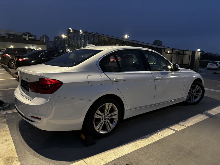 BMW f30 330і 2017
