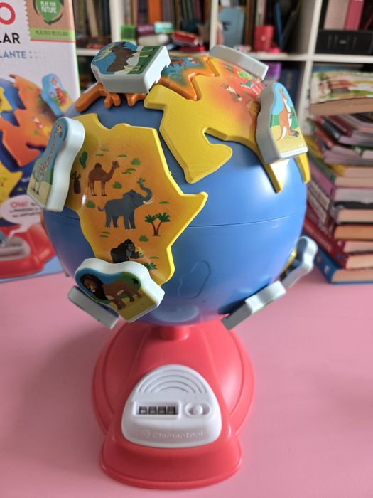 Globo pré-escolar eletrónico falante Clementoni criança