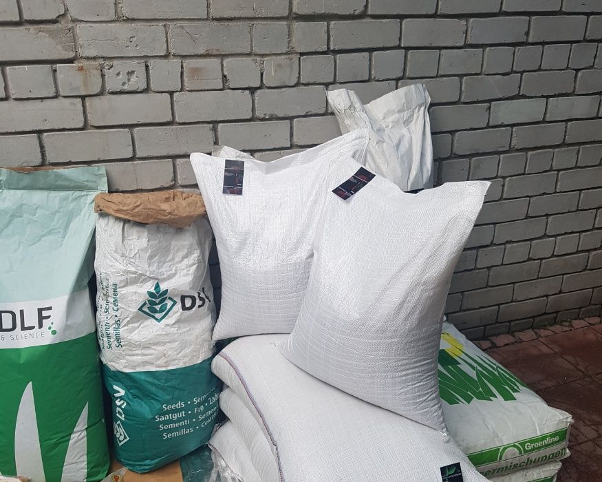 Газонный комплекс ЖАРА Универсал 10кг травосмесь+