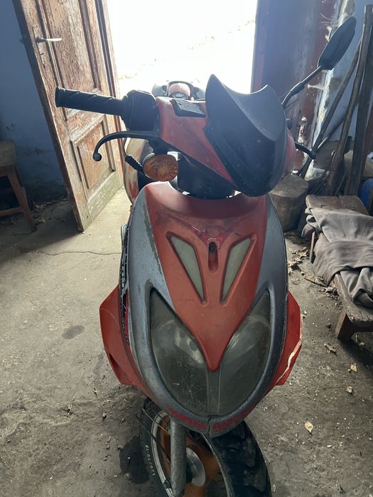 Продам скутер Sym