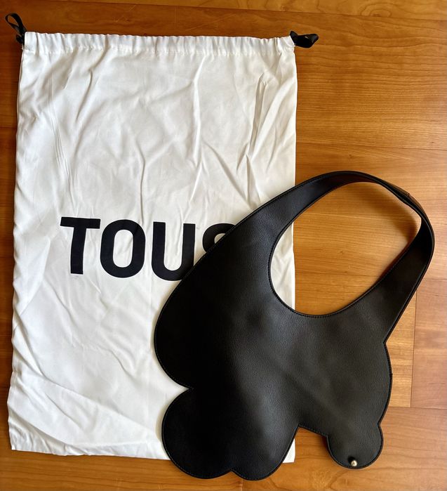 TOUS Bear Shaped Shoulder Bag Black Leather Gold Eyelets Studs + Dust Bag