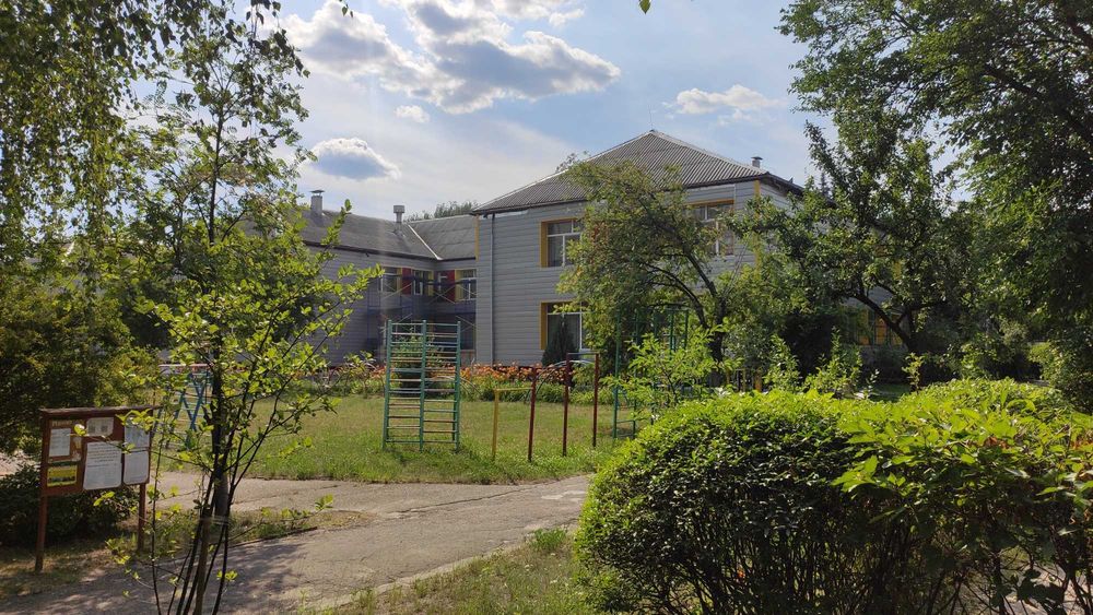 Світла 43м2 квартира-студіо в затишному районі.