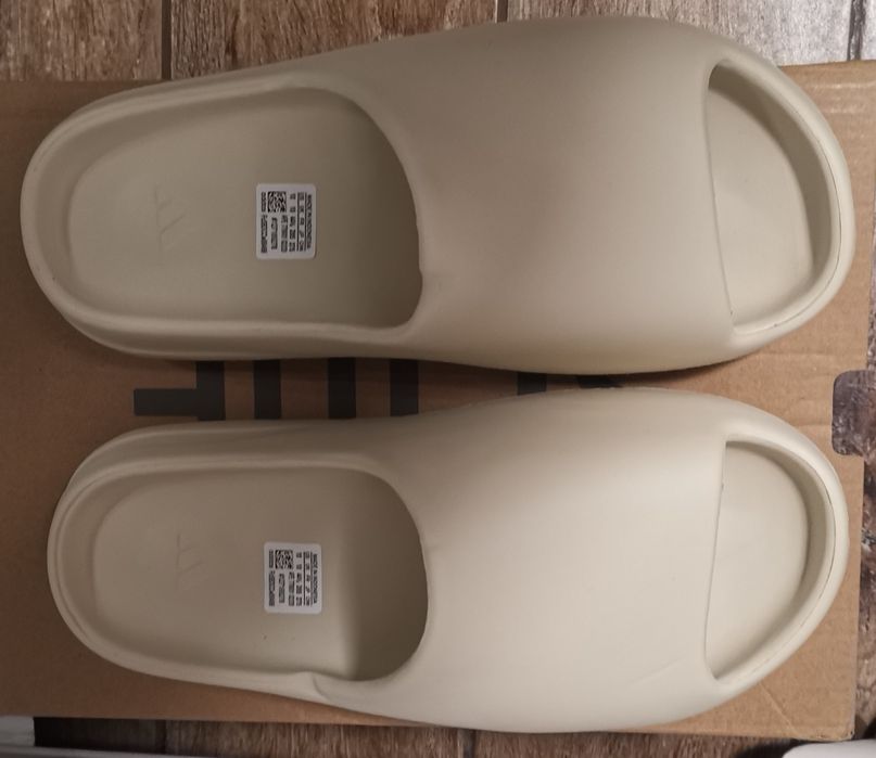 新品タグ付き　adidas yeezy slide bone 21cm Adidas Yeezy Slide 
