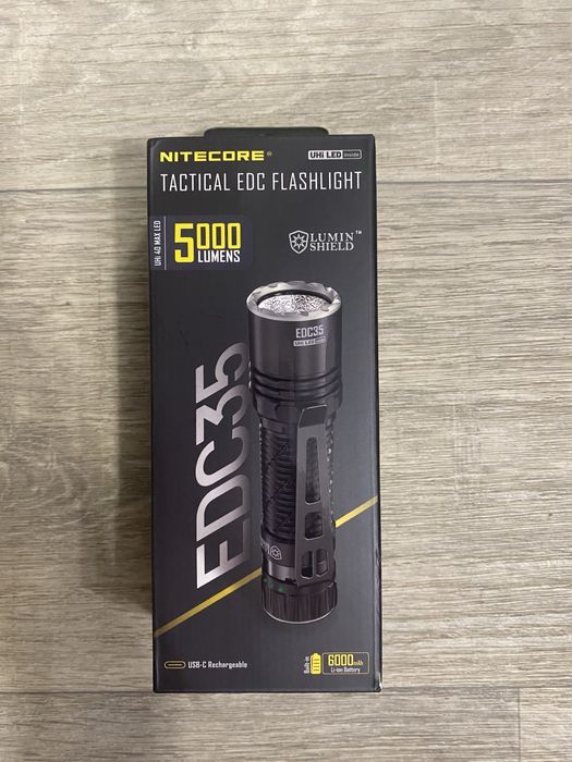 Потужний кишеньковий ліхтар Nitecore EDC35 (USB Type-C) з акумулятором