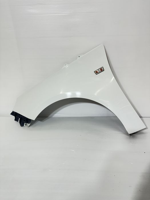 Opel Adam błotnik lewy z474