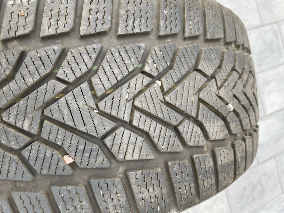 Opony zimowe Uniroyal (2 szt.) + Nokian (2 szt.)