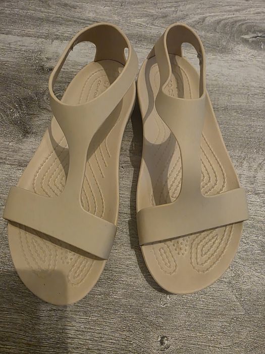 Sandaly crocs serena beżowe W6