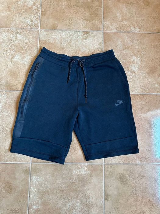 Чоловічі шорти Nike Tech Fleece