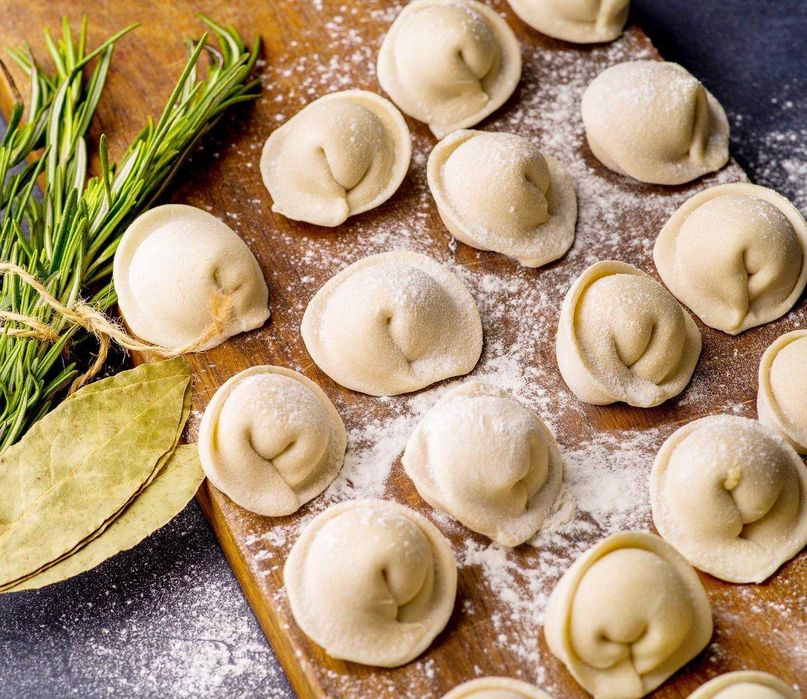 Заморожені пельмені і вареники, біляші і пиріжки доставка регулярно