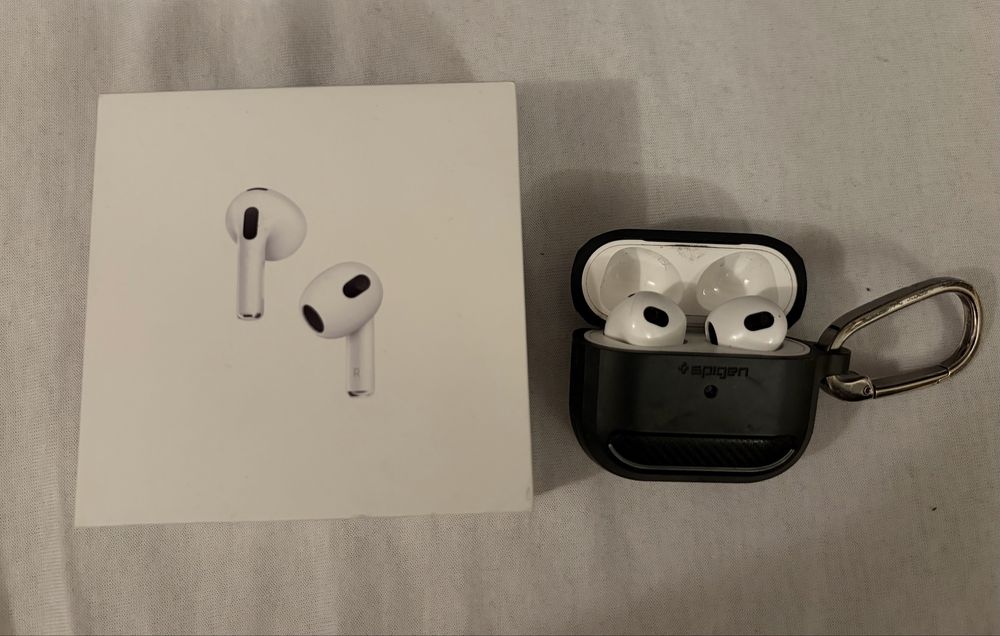 Apple Airpods 3rd generation słuchawki oryginalne stan ideał etui Krk