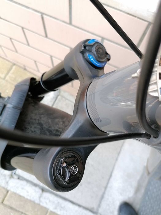 Suspensão Rockshox Yari RC