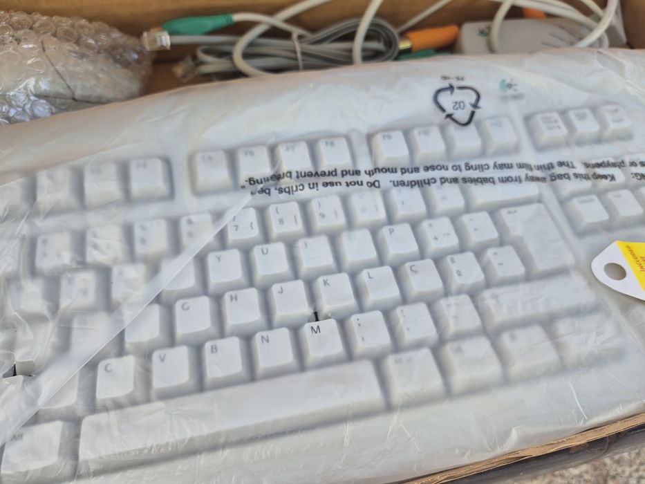 Rato e teclado sem fios Logitech Cordless Desktop