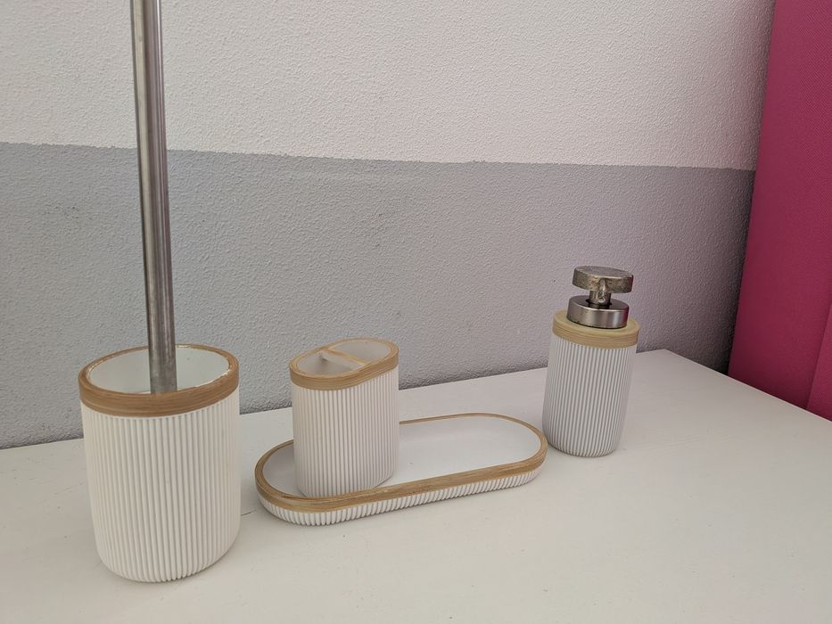 Conjunto de loiça de casa de banho